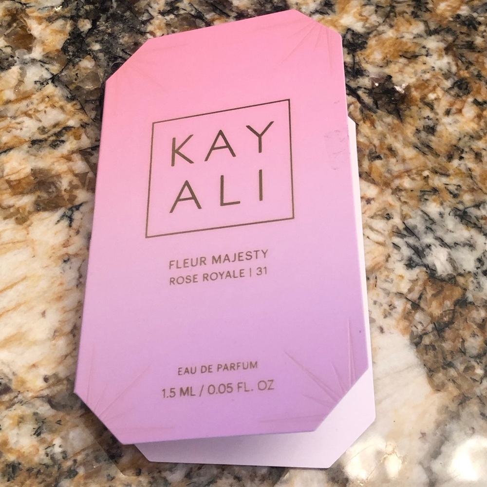 Kayali Huda Beauty Fleur Majesty Rose Royale | 31 Sample Vial Card Spray